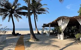 Mamagoa Beach Resort